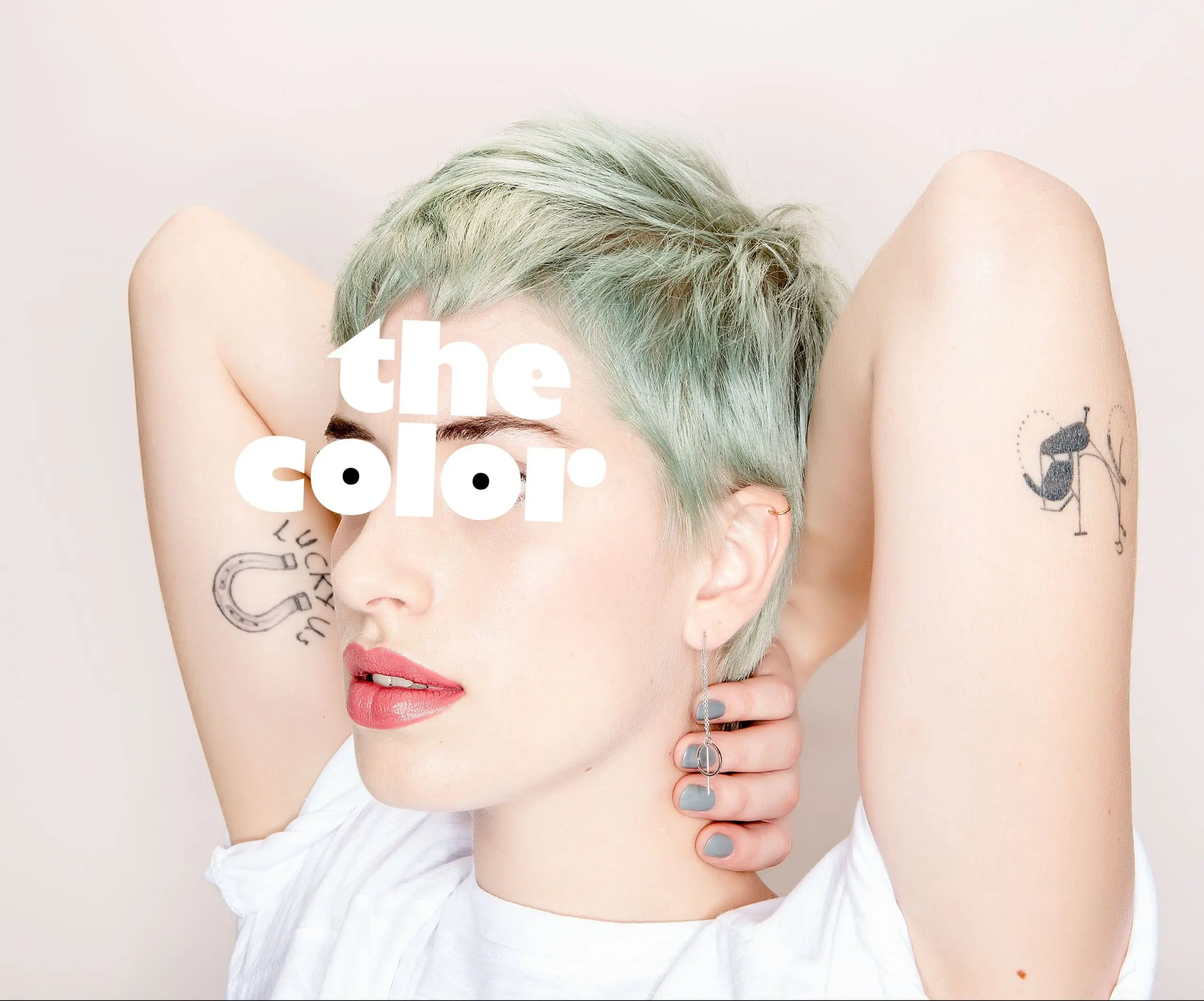 De blonde buzz cut is het kapsel van het seizoen