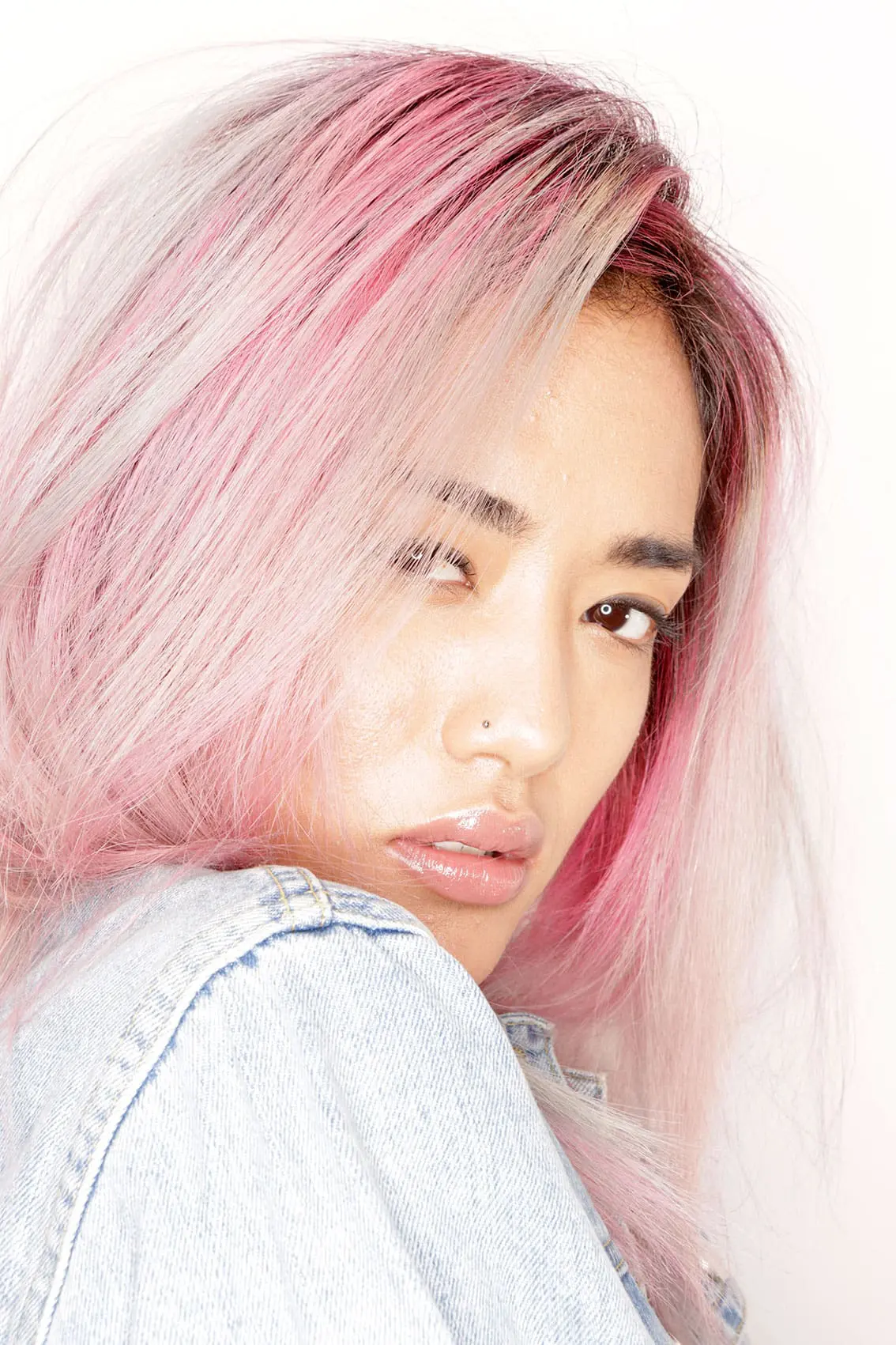 Gespot: super lang en steil haar à la Kim Kardashian