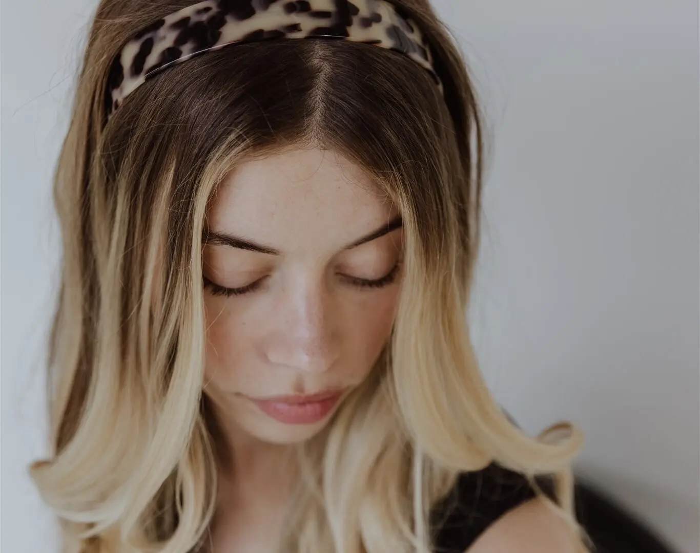 The Carolyne headband light tortoise