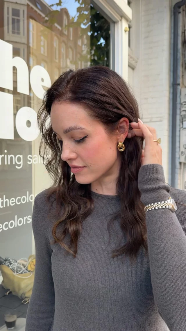 Extensions zijn niet alleen voor meer lengte, maar veranderen je hele look. Boek nu je consult 🤎

Hair by @faye.vz.hair
